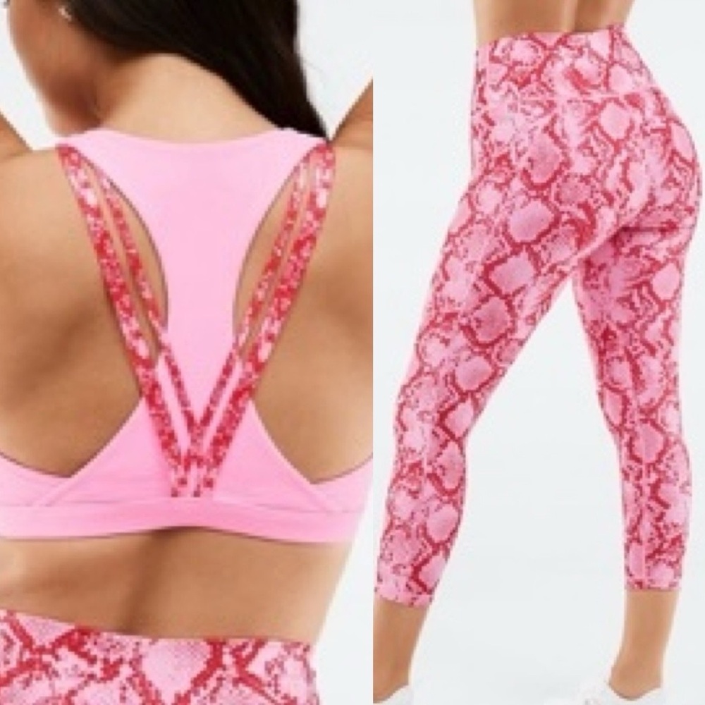 Fabletics 2 Piece Bundle Boost Powerhold Bra Size Small and Leggings Size Medium